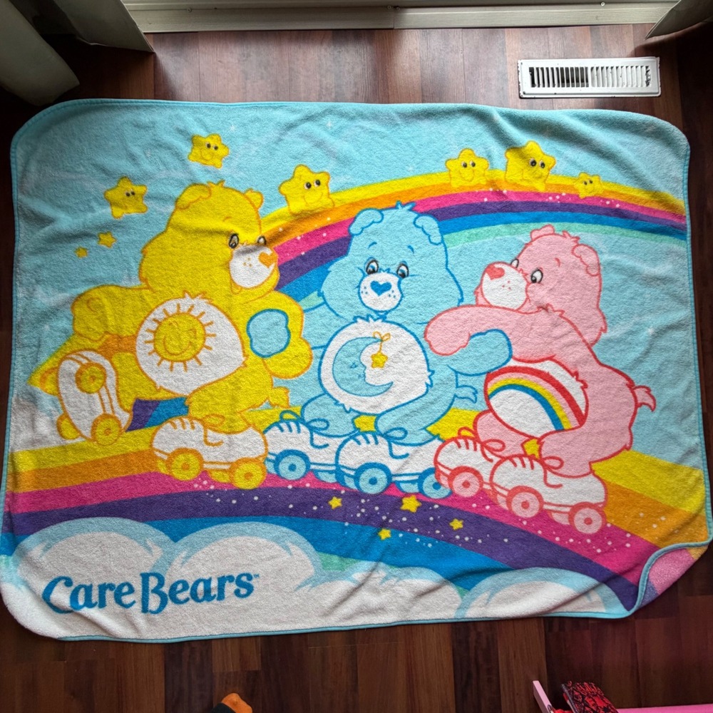 Care Bears Roller Skating Rainbow Fleece Throw Blanket Blue Pink Yellow Retro
